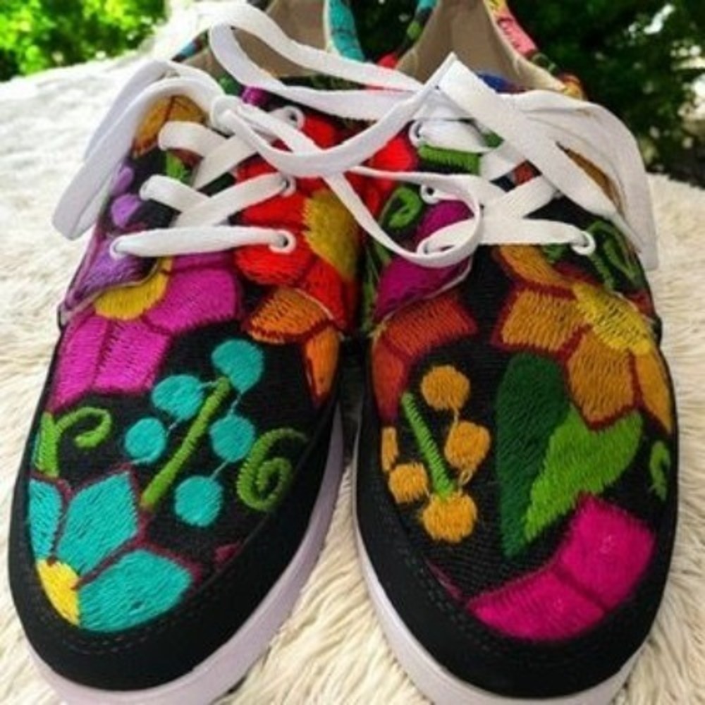 Hikal Bolom Floral Embroidered Sneakers Floral Indie Artsy Colorful Streetwear